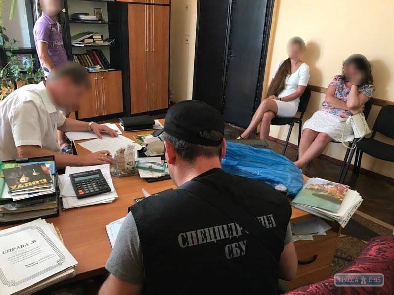 Глава райцентра на севере Одесской области попалась на взятке в 45 тыс. грн (фото)
