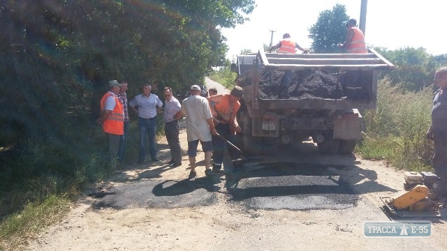Аграрии ремонтируют дороги в Кодымском районе