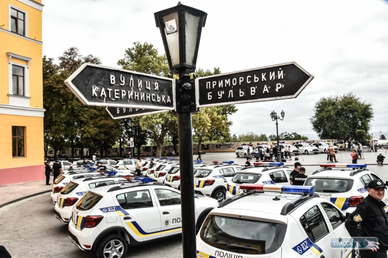 Одесской полиции торжественно вручили 80 новых автомобилей (фото)