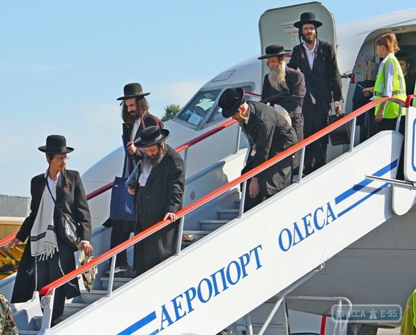 Одесский аэропорт принимает тысячи паломников-хасидов