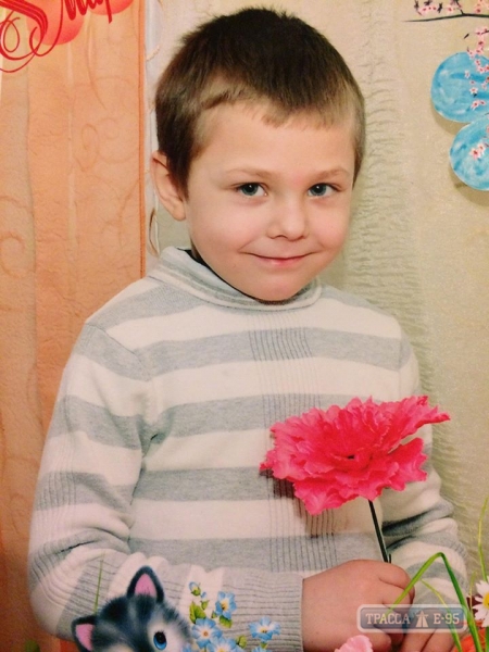 Полиция разыскивает восьмилетнего мальчика, который пропал с детской площадки на Таирова в Одессе