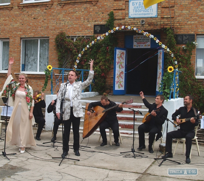 Жители Любашевского района устроили праздник в честь юбилея знаменитого художника