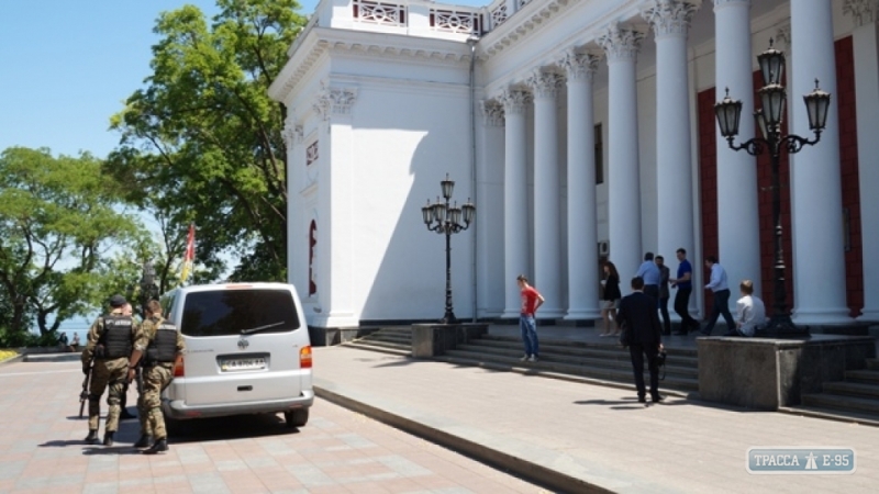 Сотрудники прокуратуры и СБУ проводят обыски в Одесской мэрии