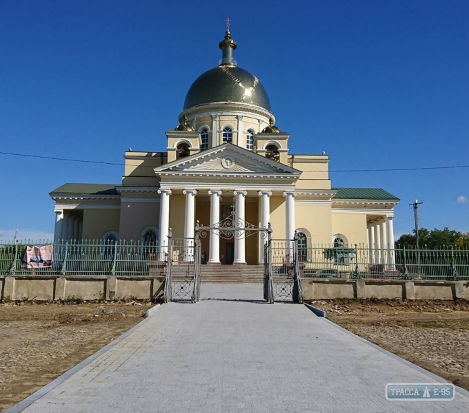 В Болграде завершили капремонт площади перед главным собором