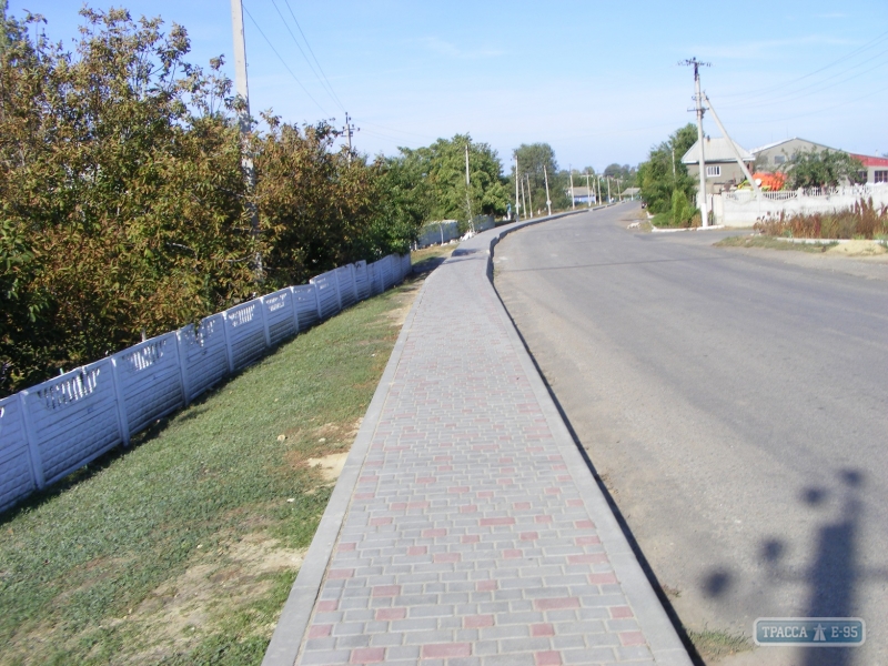 Затишанская громада потратила почти миллион гривен на новый тротуар
