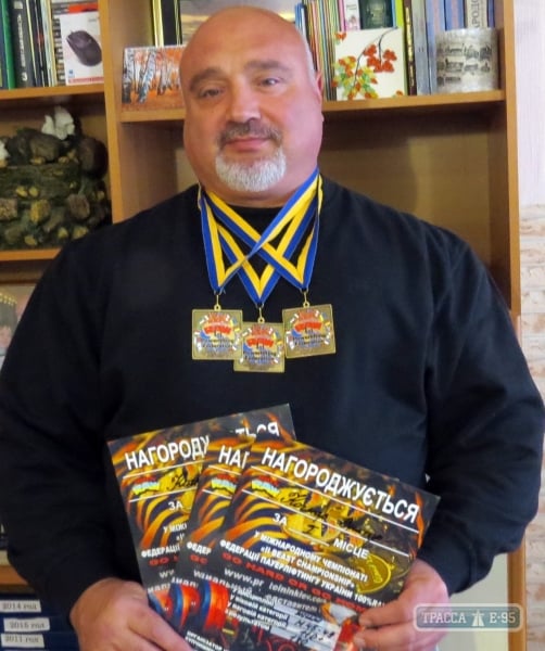 Священник-силач из Болградского района установил новый рекорд Украины
