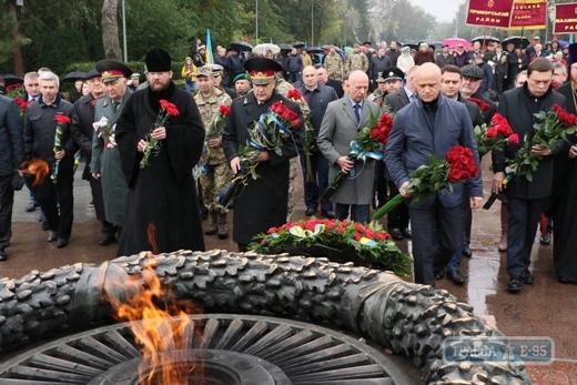 Жители Одессы и области отмечают День освобождения Украины от фашистских захватчиков (фото)