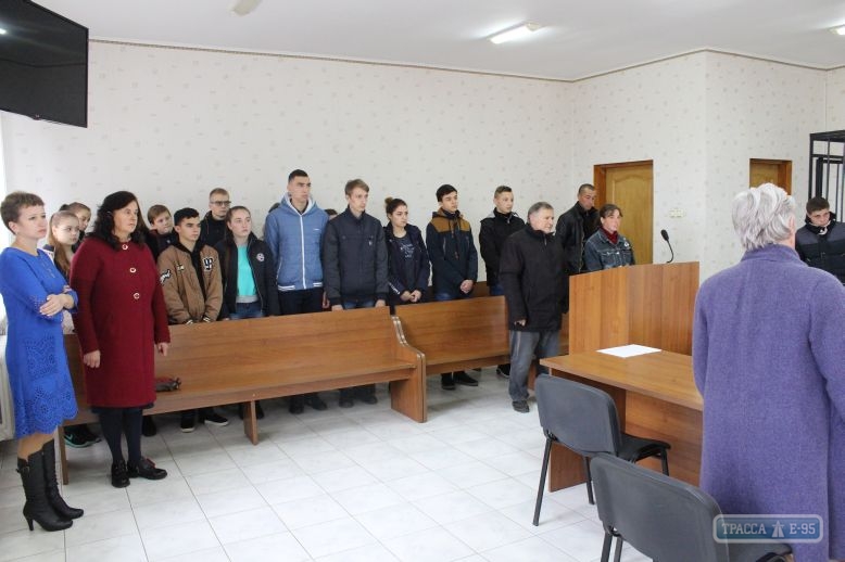 Школьники в Ананьеве побывали на заседании суда