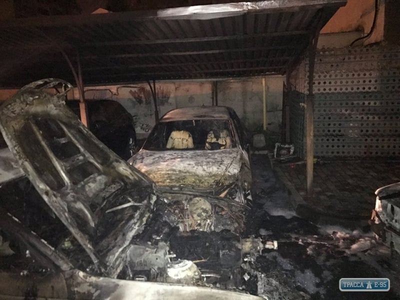 Полиция открыла уголовные дела по фактам возгорания автомобилей в Одессе