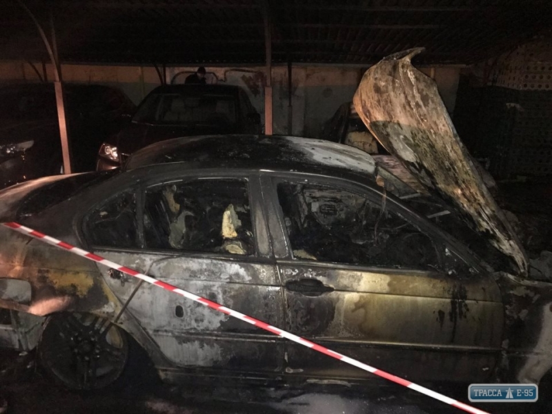Поджоги автомобилей в Одессе имеют криминальную подоплеку – полиция