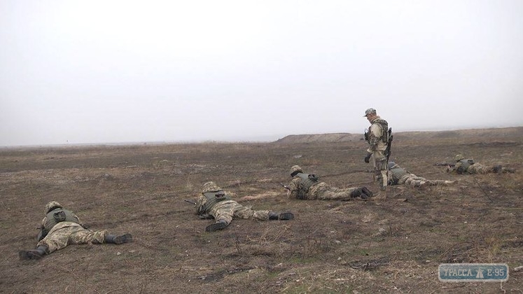Военные учения со стрельбами стартовали под Одессой: жителей просят не паниковать