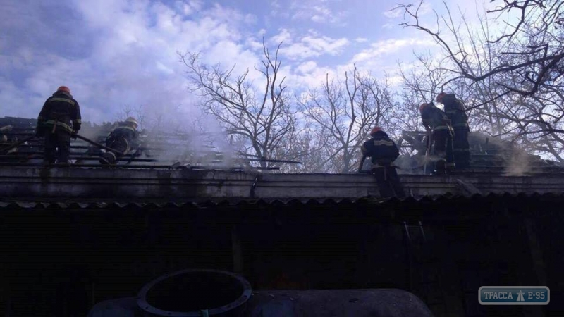 Крупный пожар случился в Измаиле: горели склады с мазутом (фото)