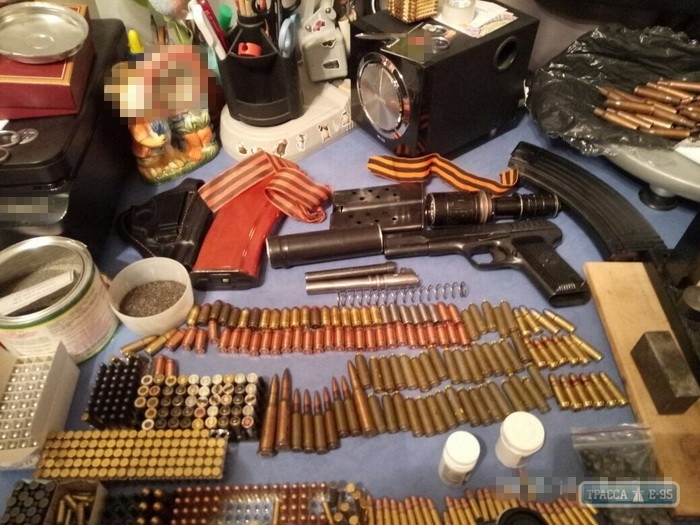 Силовики задержали в Одессе торговца оружием из района АТО