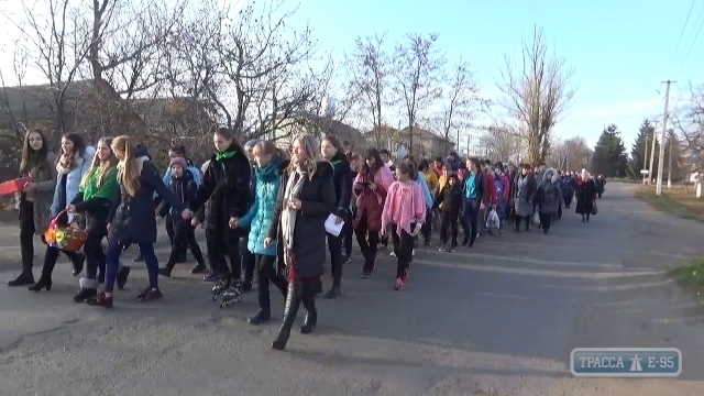 Ширяевские школьники провели акцию против курения, обменивая сигареты на фрукты