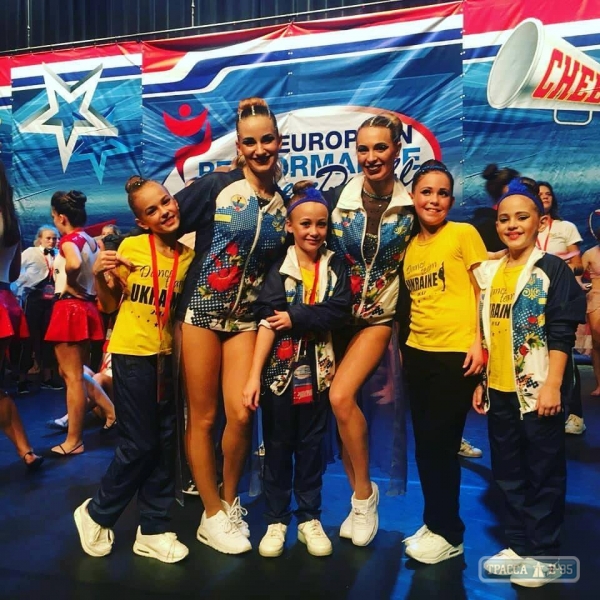 Одесские спортсменки привезли с европейского турнира по черлидингу девять комплектов медалей