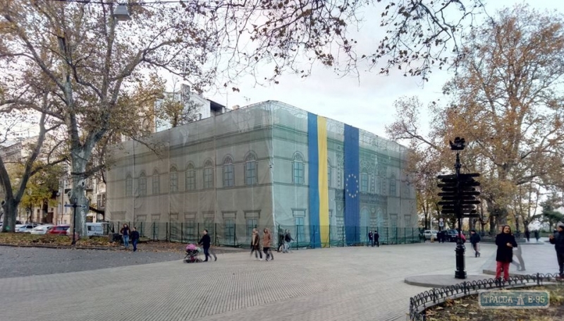 Памятник архитектуры в центре Одессы сделают в два раза выше, чтобы построить там торговый центр