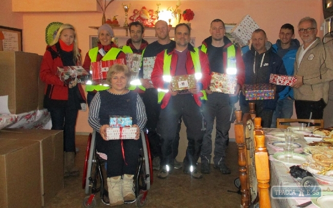 Волонтеры из Германии доставили в Балту подарки и лекарства для детей-инвалидов