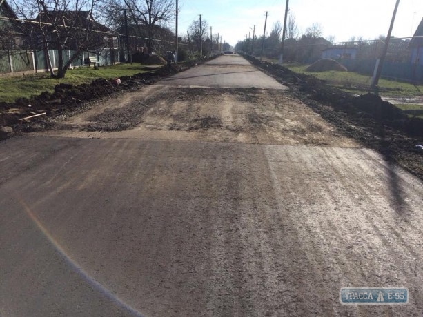 Раздельнянский район получил миллион на ремонт дороги