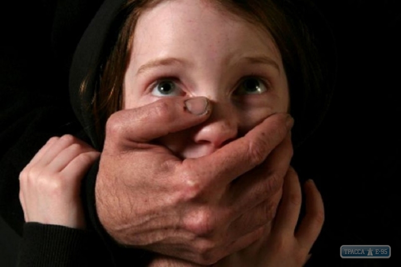 На юге Одесской области задержали педофила, напавшего на улице на маленькую девочку
