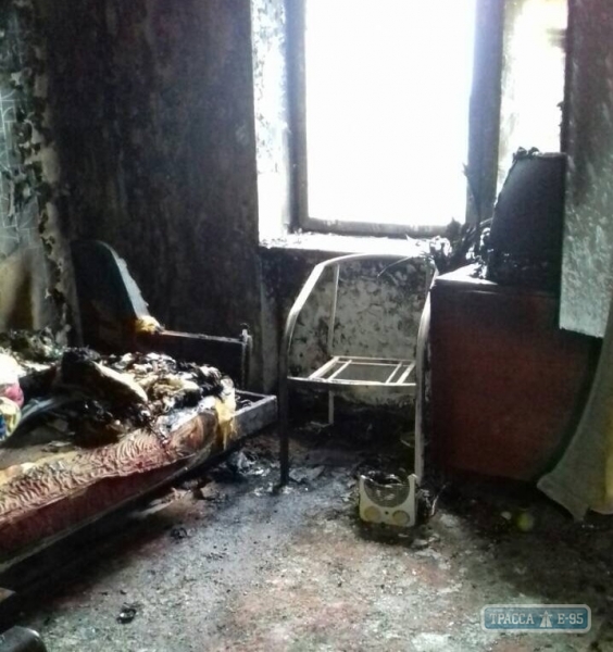 В Одессе горела многоэтажка: погибла женщина (фото)