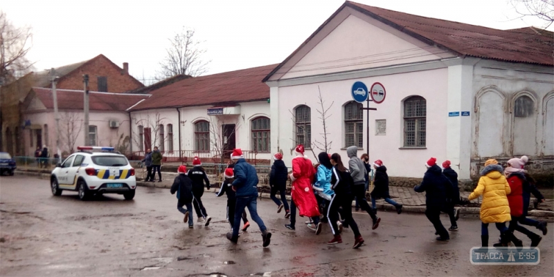 Санта-Клаусы из Ананьева устроили новогодний забег на 2018 метров