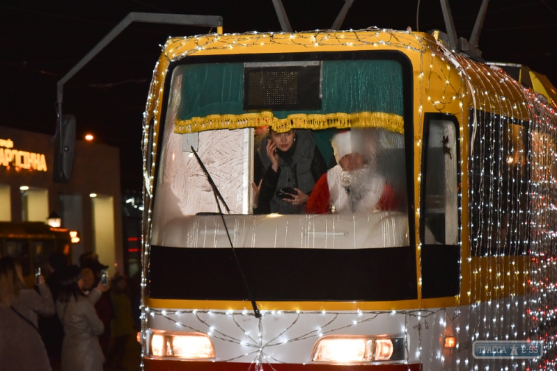 Рождественский парад трамваев прошел в Одесcе (фоторепортаж)