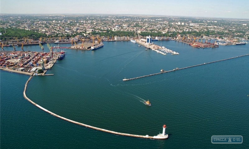 Одесский морской порт на 4% сократил грузооборот в 2017 году
