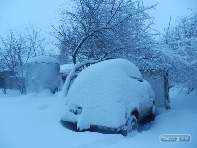 Север Одесской области накрыл обильный снегопад, коммунальщики перешли на усиленный режим работы