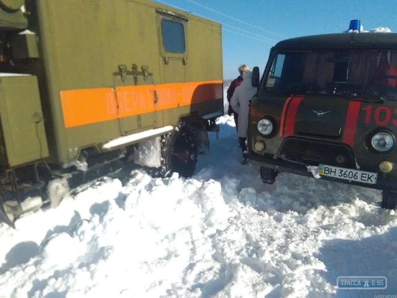 Спасатели Кодымского района во время снежных заносов помогли медикам доставить роженицу в больницу