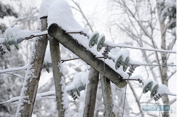 Энергетики за сутки восстановили электричество лишь в 4 селах Одесщины. Без света - еще два десятка
