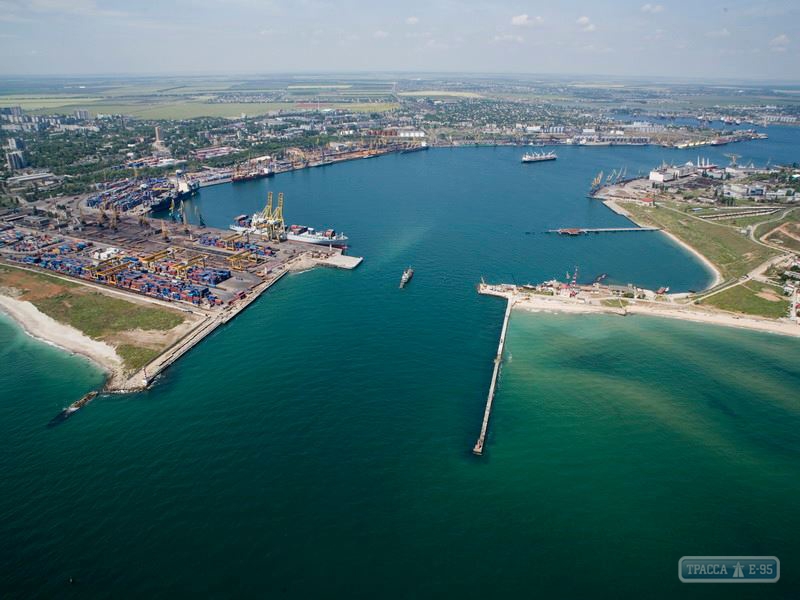 Кабмин Украины утвердил проекты развития морского порта 