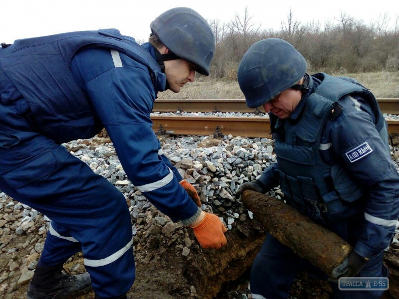 Спасатели Одесской области нашли еще 50 снарядов времен войны на ж/д путях