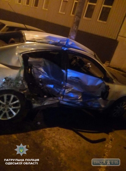 Шесть автомобилей повреждено в результате ночной аварии в Одессе