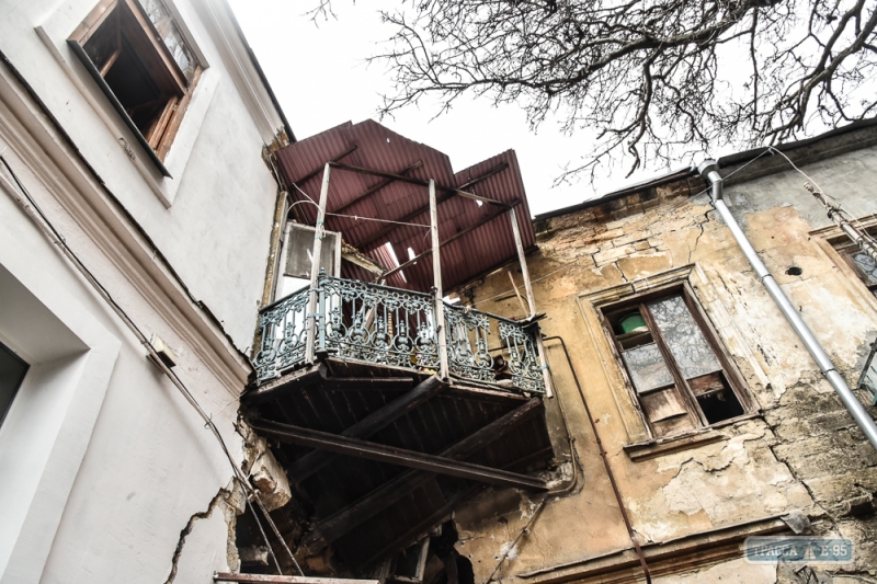 Эксперты определят, стоит ли восстанавливать дом, который рухнул в центре Одессы