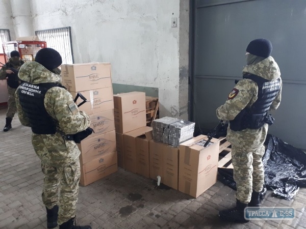 Пограничники в Подольске изъяли крупную партию сигарет производства Швейцарии и Беларуси