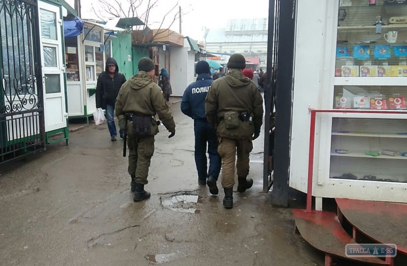Нацгвардейцы в Измаиле начали патрулировать рынок вместе с полицией