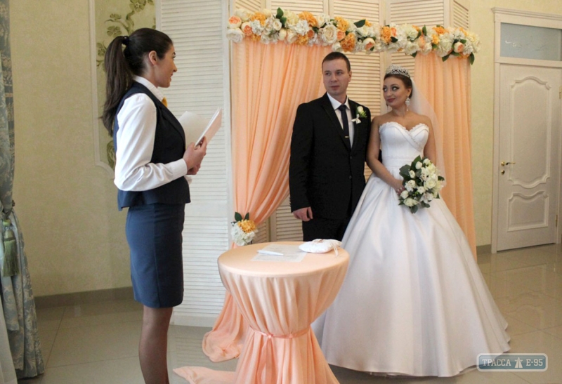 Центр обслуживания граждан зарегистрировал первый в Измаиле экспресс-брак
