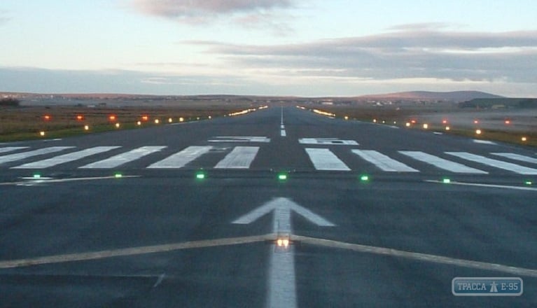 Реконструкция взлетно-посадочной полосы в Одесском аэропорту может завершиться в 2019 году