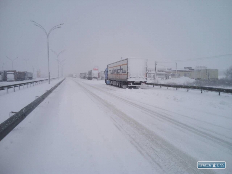Трассы Одесской области закрыты из-за снежной бури