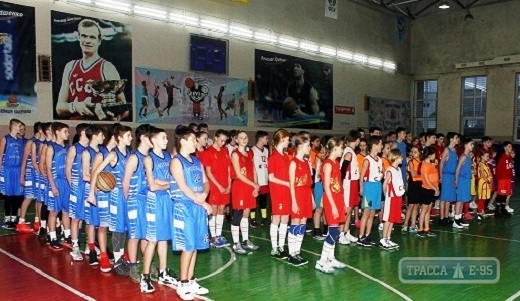 Традиционный баскетбольный турнир среди юношей и девушек памяти Бориса Литвака прошел в Одессе
