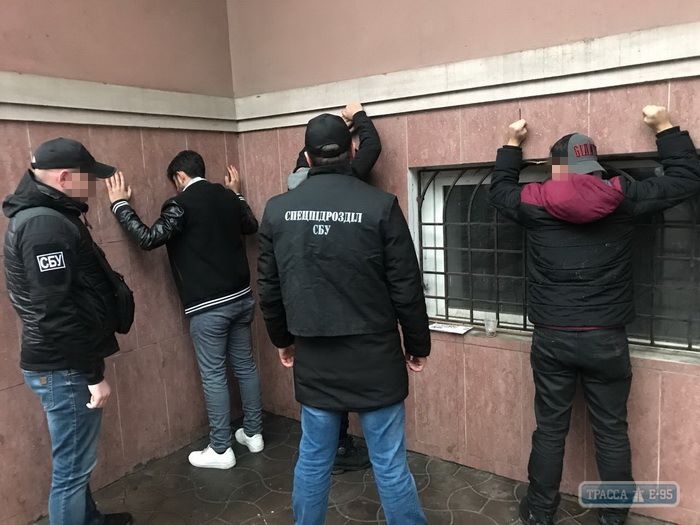 СБУ и прокуратура в Одессе блокировали канал контрабанды психотропных веществ в Украину
