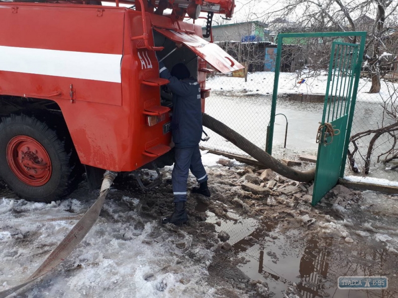 Спасатели оказывали помощь при затоплении жилых домов в Одесской области
