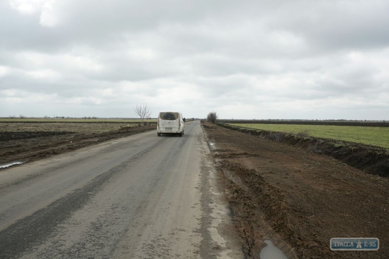 Ремонт дороги на юге Одесщины завершится летом 2018 года – глава области