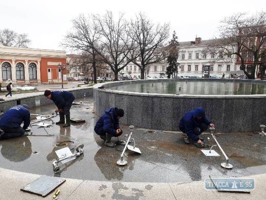 Коммунальщики обещают к Юморине включить в центре Одессы пять фонтанов
