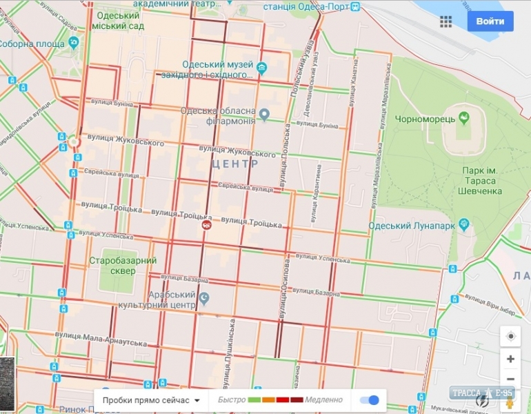 Движение в центре Одессы полностью парализовано: автомобили стоят в километровых пробках