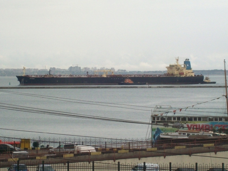 Первый танкер с нефтью для НПЗ прибыл в Одесский порт в четверг (фото)