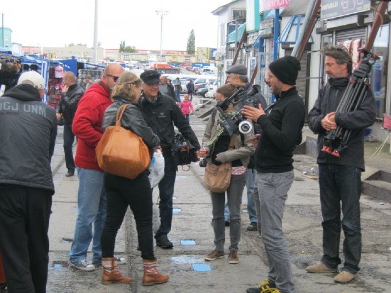 Швейцарские журналисты сняли фильм об одесском рынке «7 км» и купили эксклюзивные меховые шапки