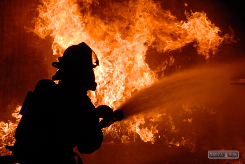 Масштабный пожар в Беляевском районе: горел ангар, где производили паллеты