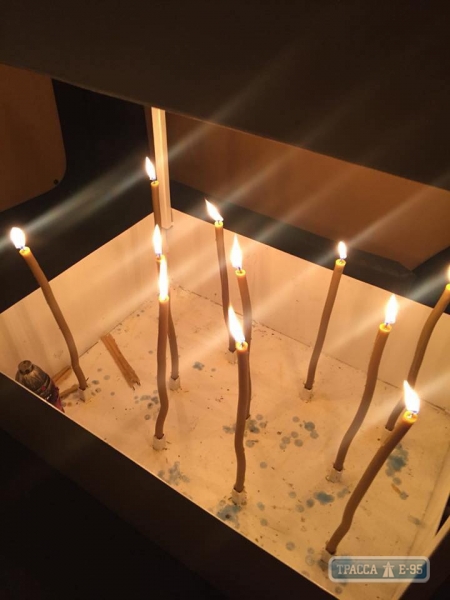 Пасха в Измаиле: тысячи православных получили Благодатный огонь из Иерусалима и освятили куличи
