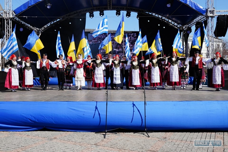 Празднование Пасхи по греческим традициям проходит в центре Одессы